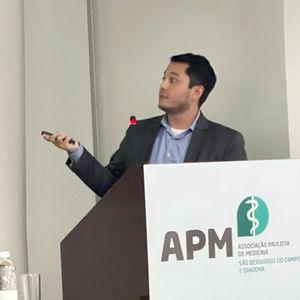 Aula sobre tratamento de hérnias de parede abdominal na APM de São Bernardo do Campo