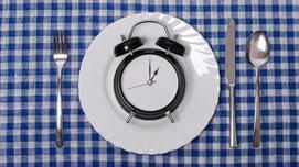 5 mitos e verdades sobre a dieta do jejum intermitente... - Veja mais em https://www.uol.com.br/vivabem/listas/5-mitos-e-verdades-sobre-a-dieta-do-jejum-intermitente.htm?cmpid=copiaecola